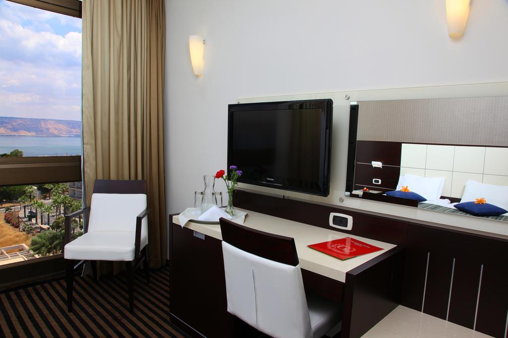 Golan Hotel Tiberias Room photo